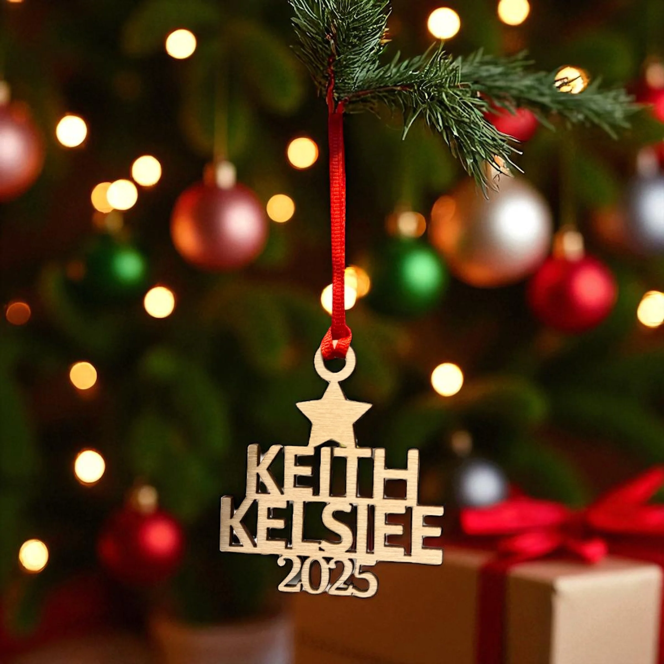 Custom Family Names Christmas Tree Ornament – 2025