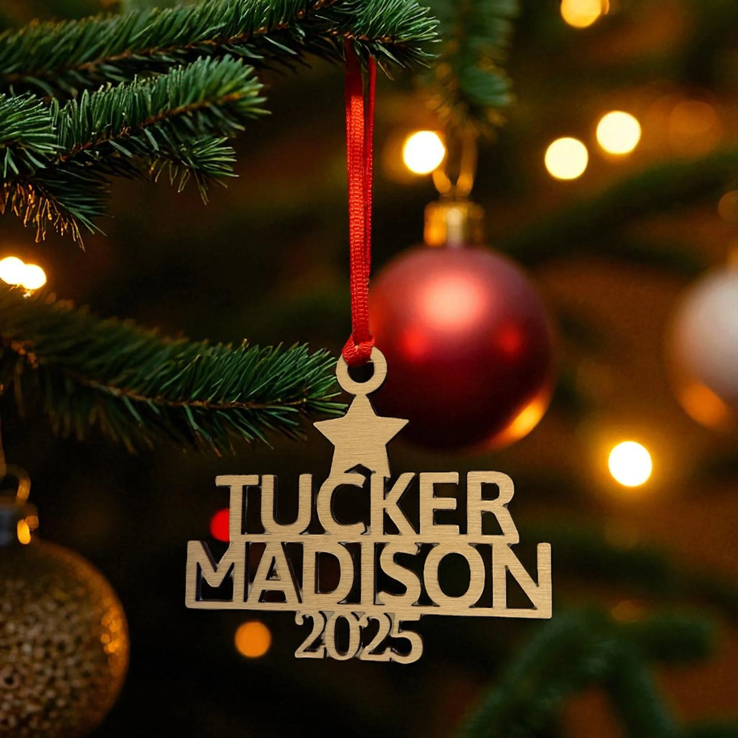 Custom Family Names Christmas Tree Ornament – 2025